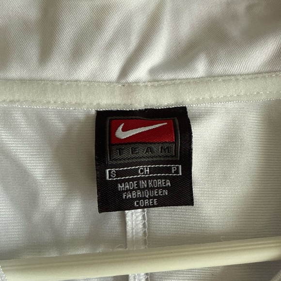 Nike White and Red Men's Jersey - Picture 4 of 5